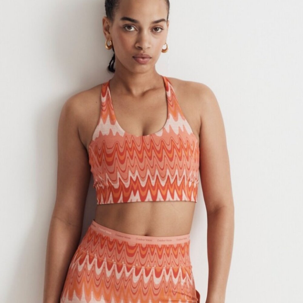 Outdoor Voices Doing Things Thrive Bra in Grapefruit Helios